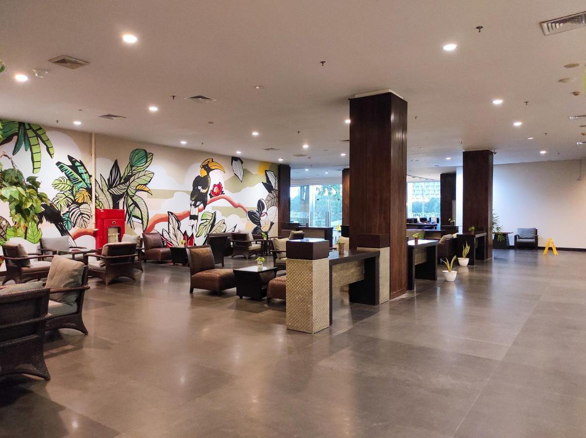 Horison Ultima Bandara Balikpapan Hotel Sepinggang Kecil Bagian luar foto